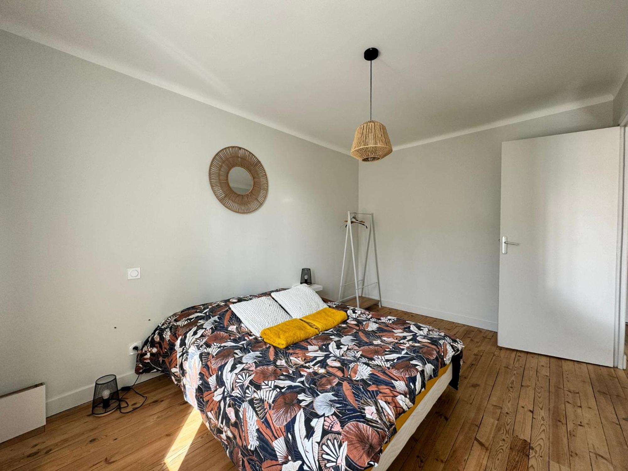 Le 122 - Parking Apartman Rodez Kültér fotó