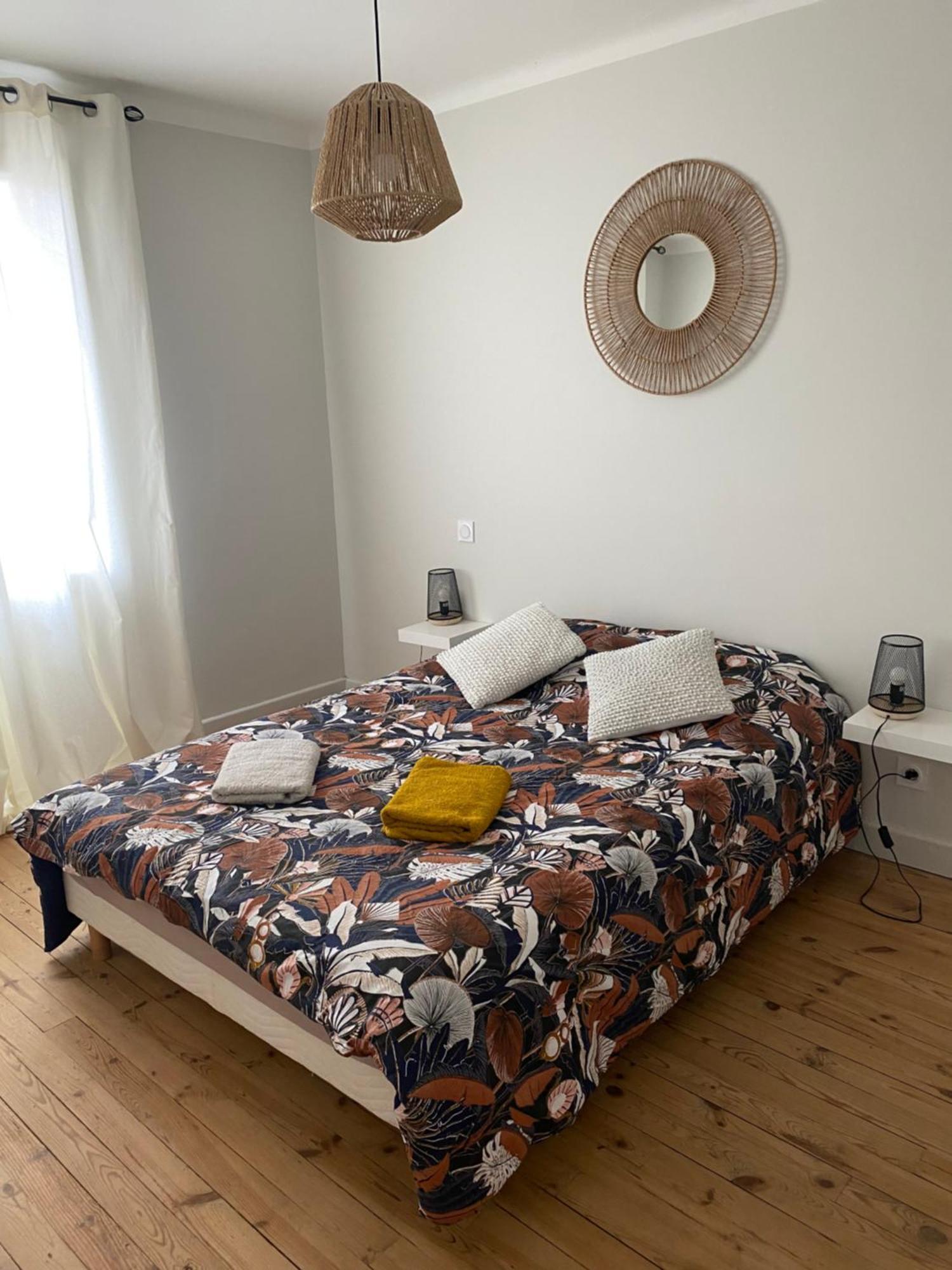 Le 122 - Parking Apartman Rodez Kültér fotó